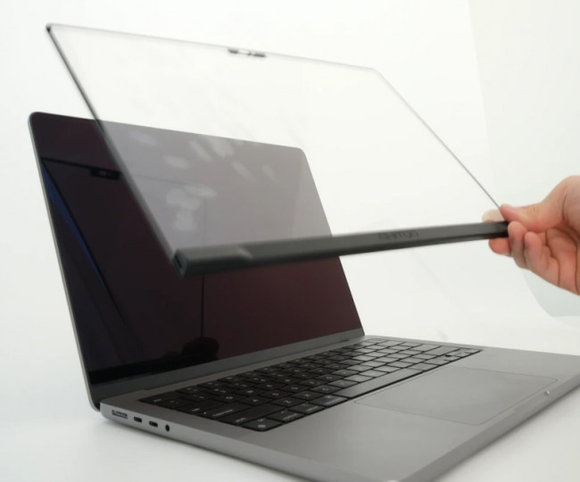 Аксесуар, що додає сенсорне керування на екрані в MacBook-Intricuit Magic Screen